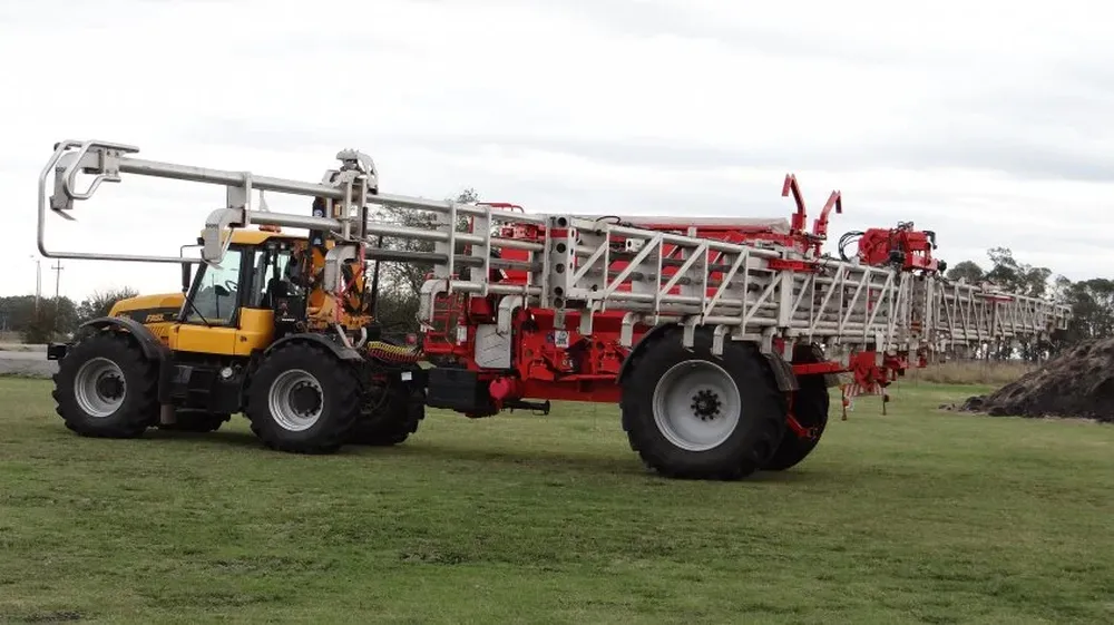 La fertilizadora de barras neumáticas localizadas de precisión ya trabaja en el litoral uruguayo