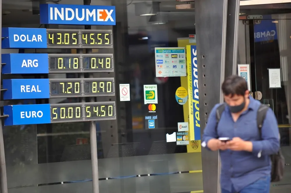 Pizarra de cambio. (Foto archivo)