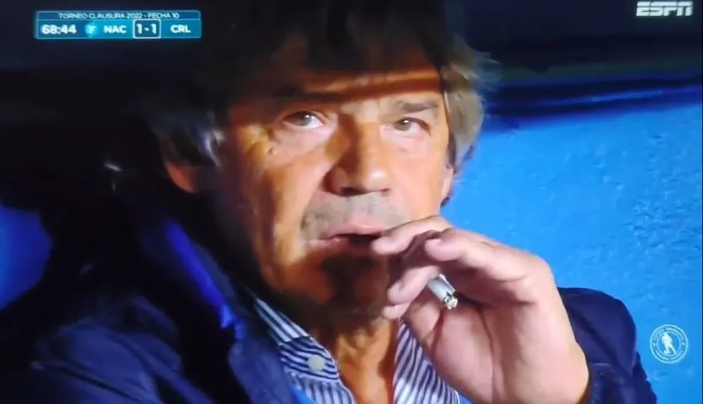 Mario Saralegui y el cigarro captado por la TV