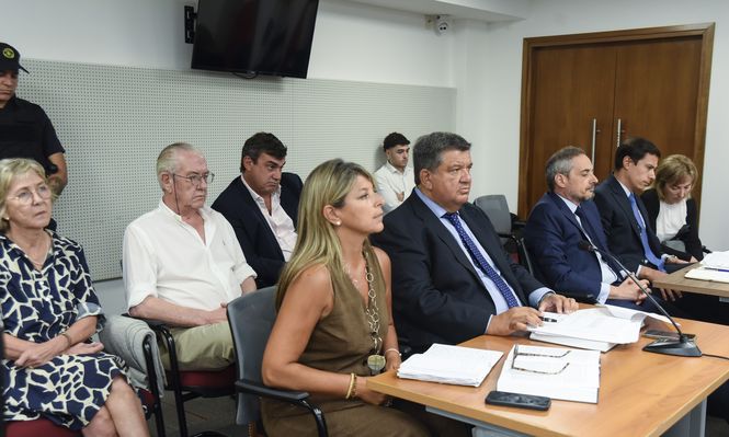 Carrasco y su esposa durante la audicencia judicial