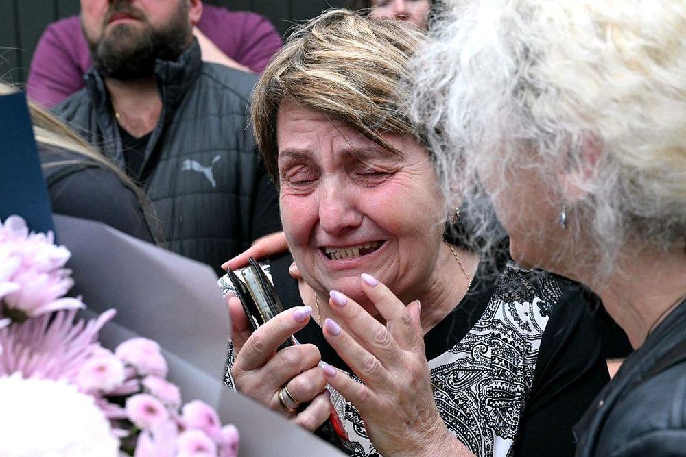 Familiares y amigos de las víctimas se reunieron en un homenaje en Bondi Beach.