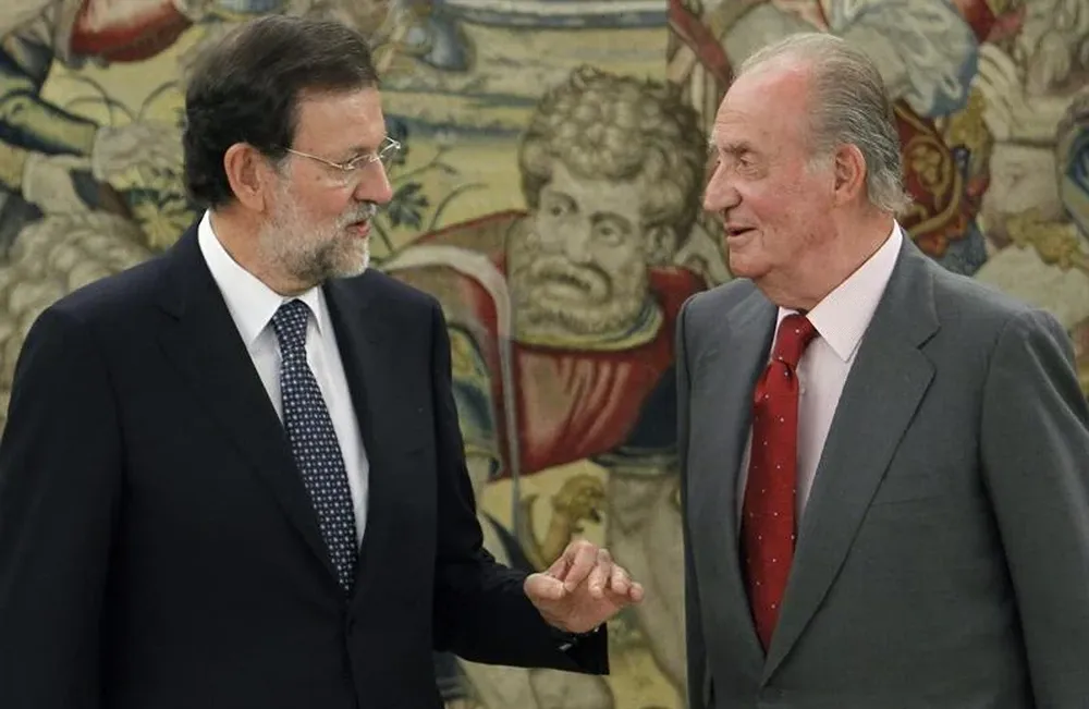 El presidente español y el monarca se reuniones ayer y hablaron de la crisis.