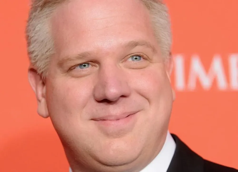 El polémico conductor dijo adiós a Fox