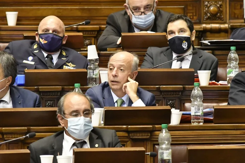 Ministro de Defensa afrontó interpelación