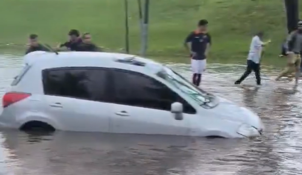 Mario Bergara sobre las inundaciones del fin de semana en Montevideo: "No es una cuestión nueva" y se trabajará para "mitigar" los efectos
