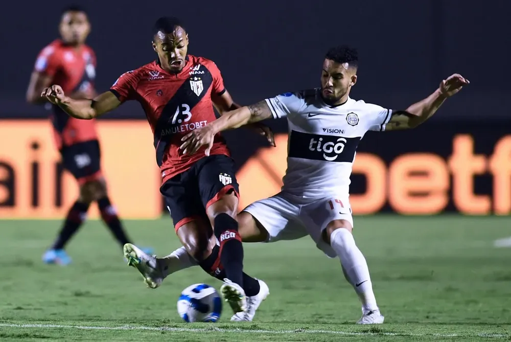 Marlon Freitas y Fernando Cardozo