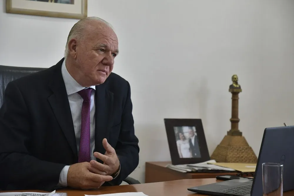 Walter Verri criticó la medida de Cosse