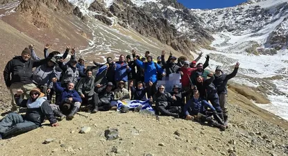 El grupo que viajó junto a Alejo Umpiérrez a los Andes