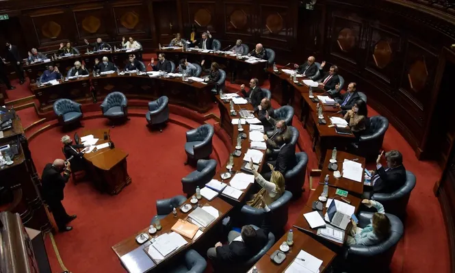 FA hará su primera interpelación del período y apunta al estilo de Larrañaga