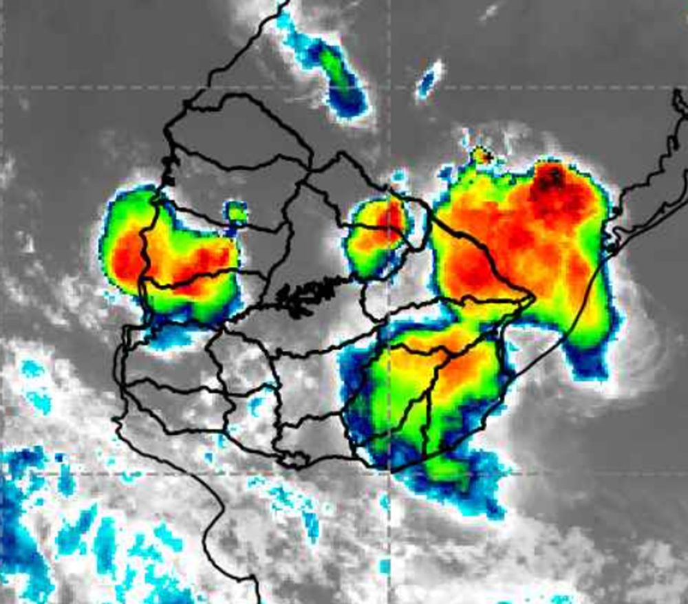 Imagen satelital de las tormentas en Uruguay
