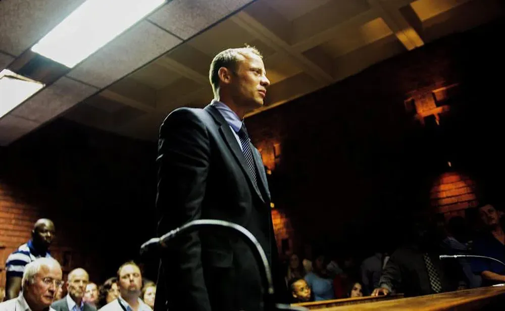 Oscar Pistorius comparece ante el Tribunal de la Magistratura de Pretoria, el 15 de febrero de 2013