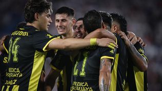 Peñarol celebró el triunfo ante Nacional en el Gran Parque Central por el Torneo Apertura