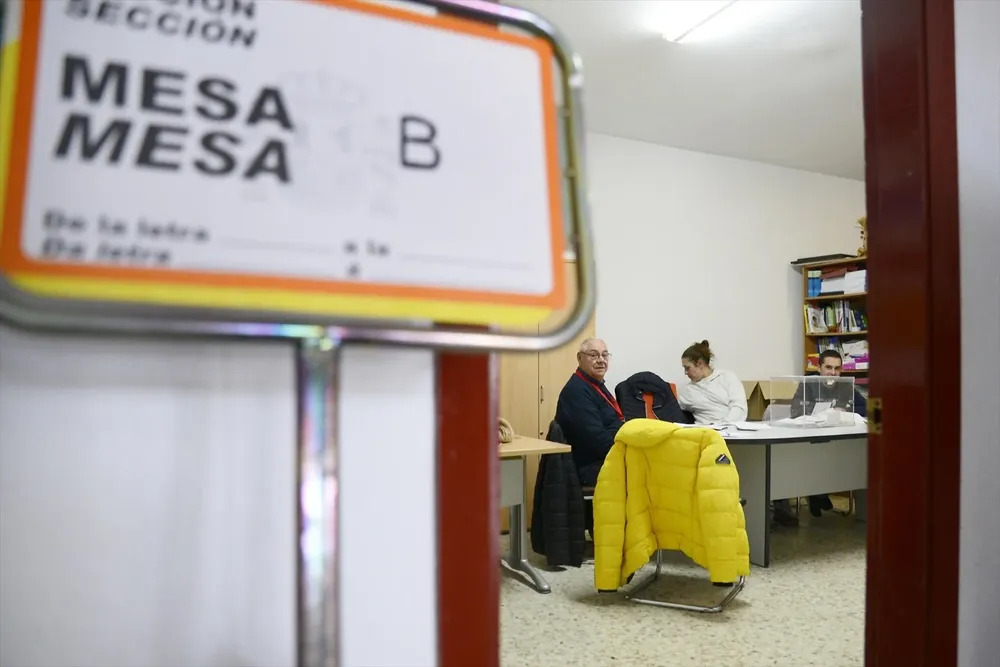 Una mesa electoral.