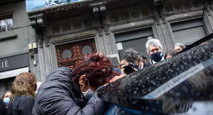 El ministro del Interior, Jorge Larrañaga, fue despedido frente a la sede del Partido Nacional