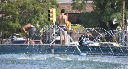 Las altas temperaturas dispara el consumo de agua potable.