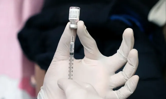 Los laboratorios se comprometieron a donar dosis de vacunas a países más desfavorecidos