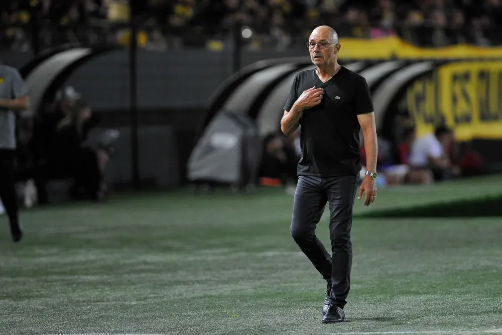 Alfredo Arias, entrenador de Peñarol