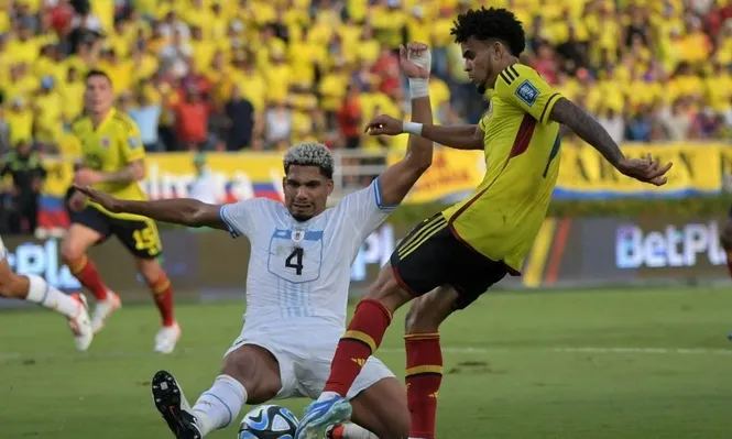 Araujo y el cierre contra Luís Díaz