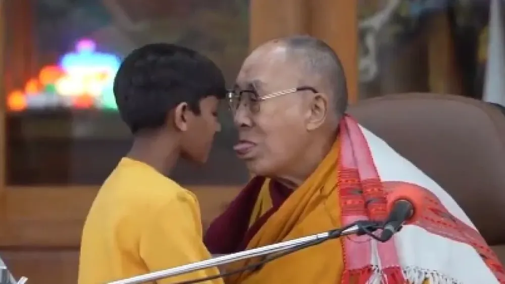 Dalai Lama: el momento de la polémica