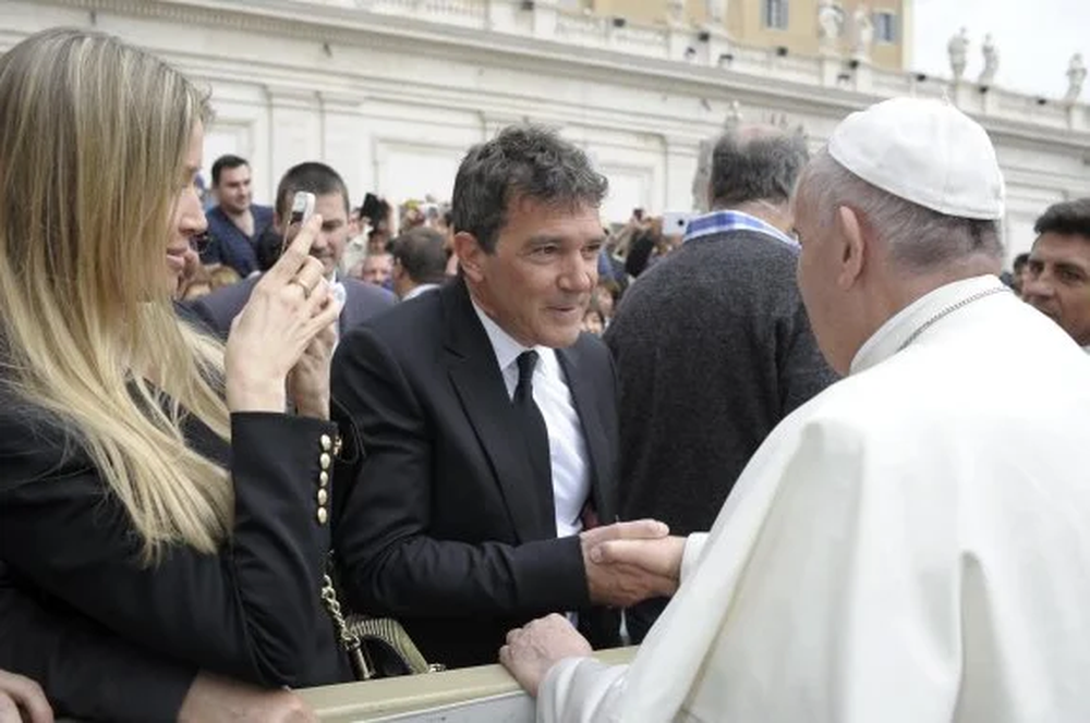 Antonio Banderas y el Papa Francisco.