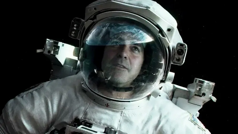 Geroge Clooney se pone en la piel de un astronauta en el film Gravity, de Alfono Cuarón