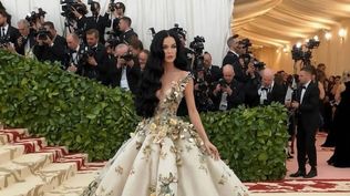 La primera imagen creada por IA de Katy Perry en la Met Gala la muestra con un vestido floreado de corte princesa