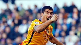 Luis Suárez gritando uno de sus goles aquella tarde para Barcelona