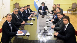 Javier Milei junto a los diputados nacionales&nbsp;Martín Arjol, Luis Picat, José Federico Tournier, Mariano Campero y Pablo Cervi