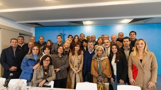 Cristina Kirchner recibió la confirmación del fallo de la Corte rodeada de dirigentes propios en la sede del PJ