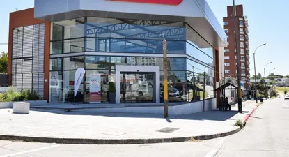 La sede central de Jetour y Karry se encuentra en en avenida Italia 4705, en Malvín.