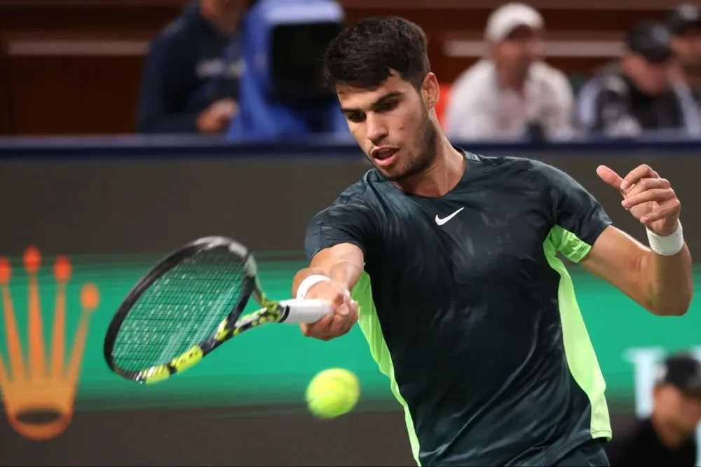 Alcaraz ganó en su debut.