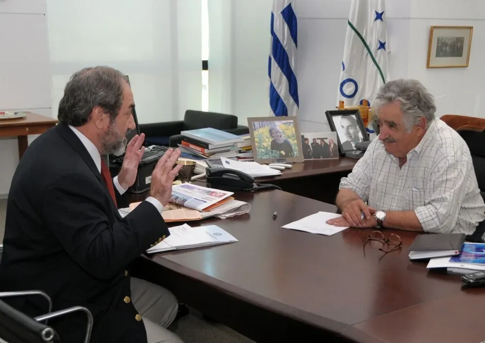 Washington Burghi reunido con José Mujica