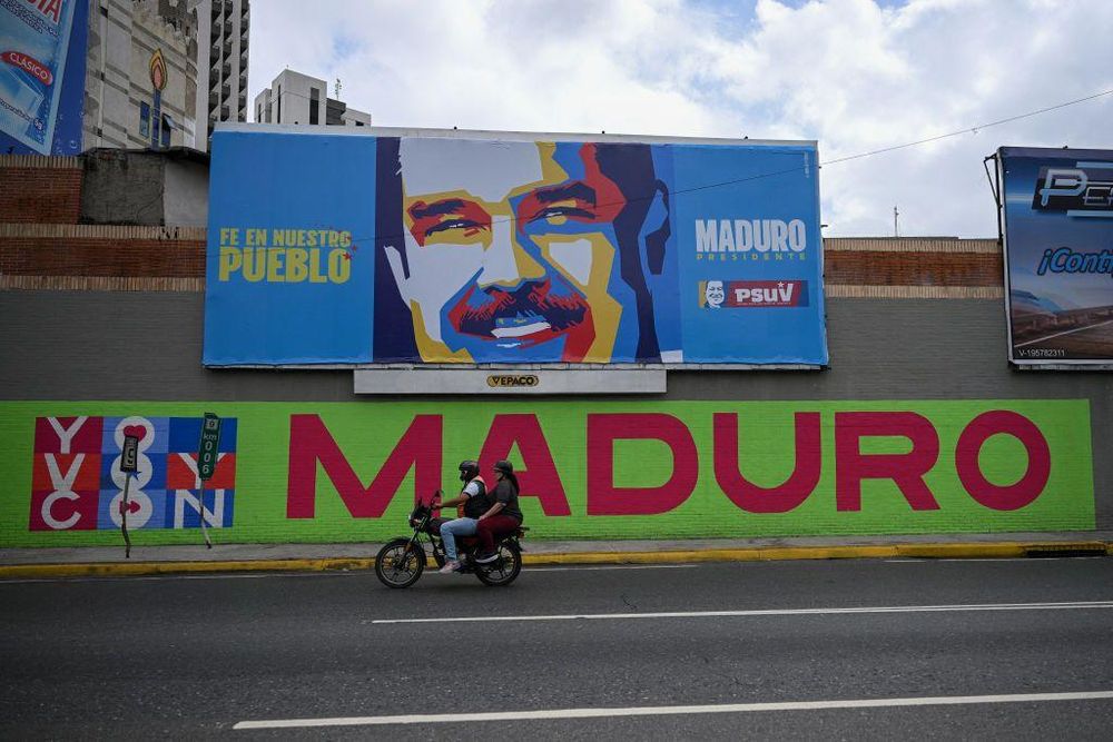 La campaña del gobierno de Maduro tiene más dinero y recursos.