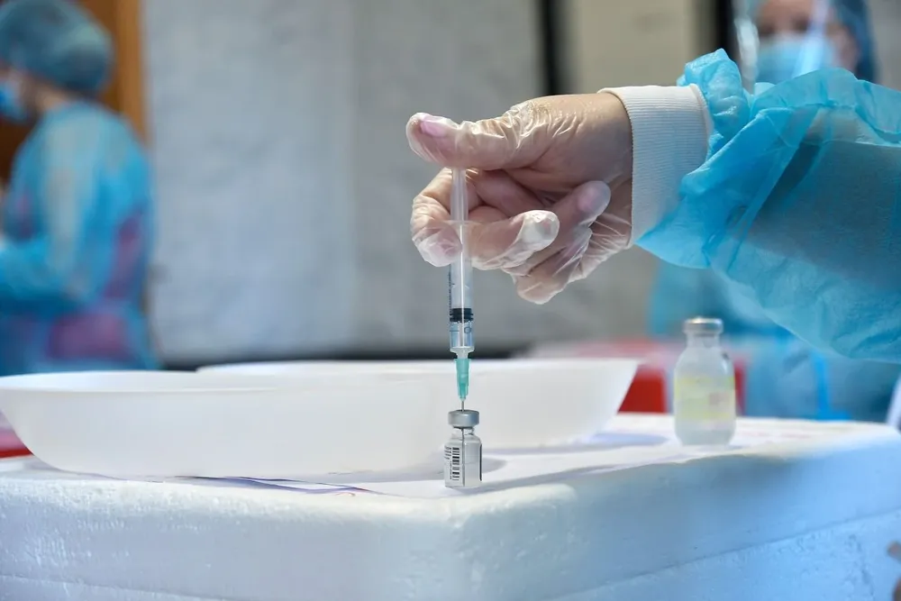 El riesgo cero es imposible, pero los que implican las vacunas contra el covid-19 son mínimos