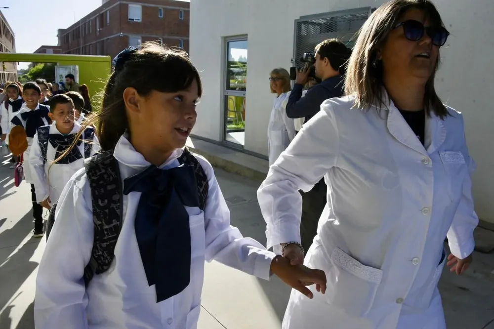 Inicio de clases en la escuela N°405 en Punta de Rieles
