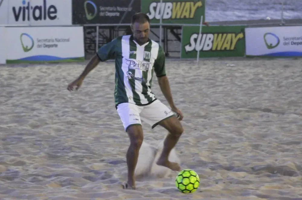El Chino recién aprende la técnica del beach