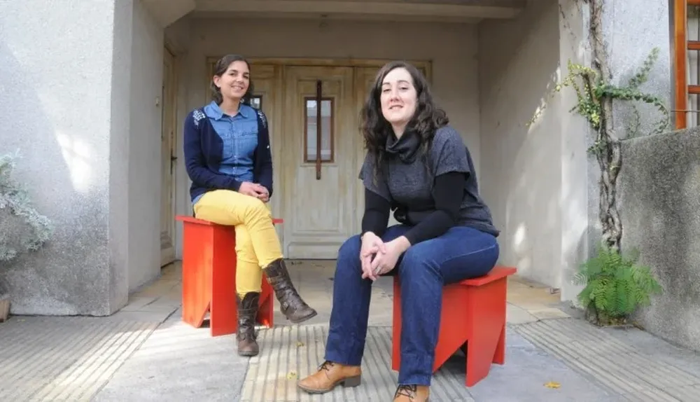Cecilia Ulfe (28) y Estefanía Lasalle (27)