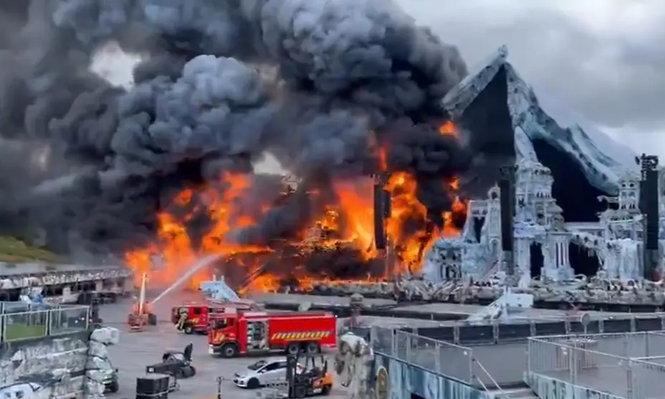 El incendio del escenario principal del festival Tomorrowland en Bélgica.