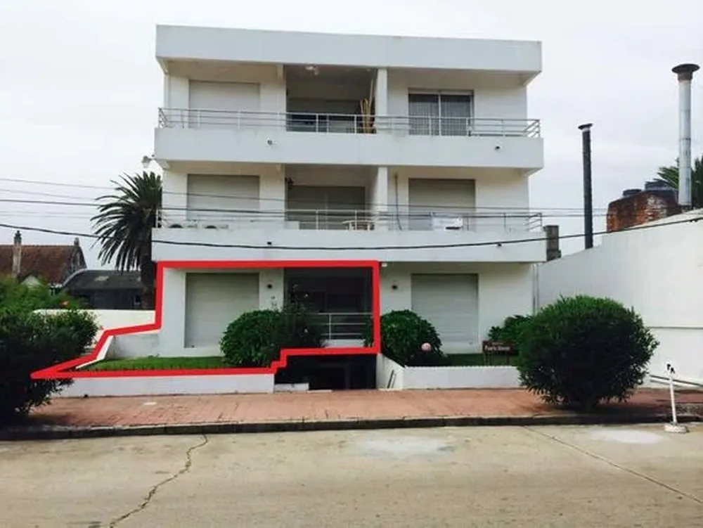 Frente del apartamento en Punta del Este, en Altos del Puerto