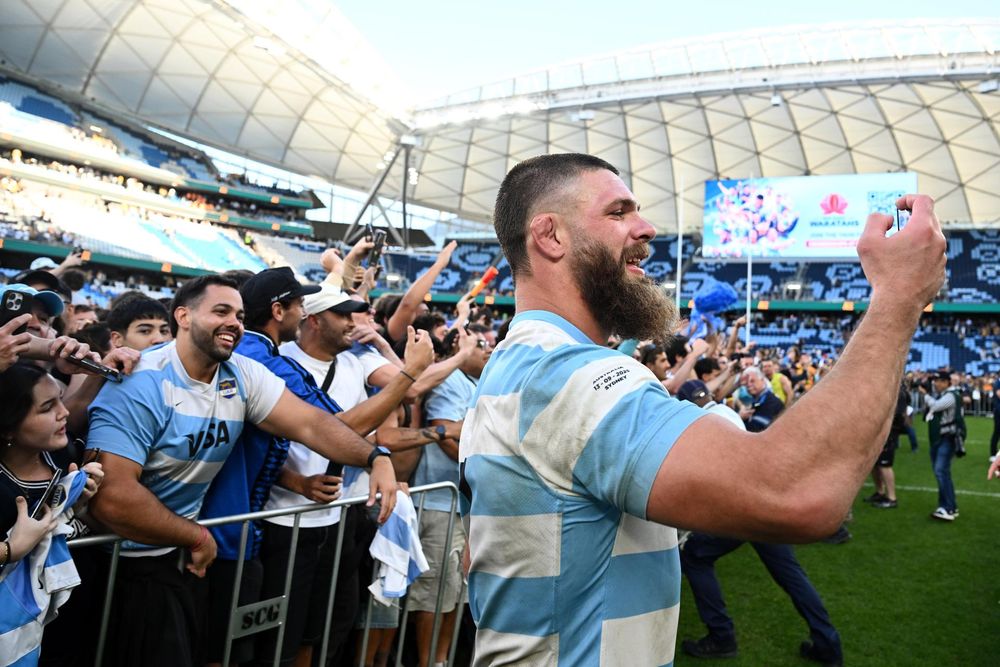 Hinchas argentinos festejaron con Los Pumas tras el triunfo ante Australia