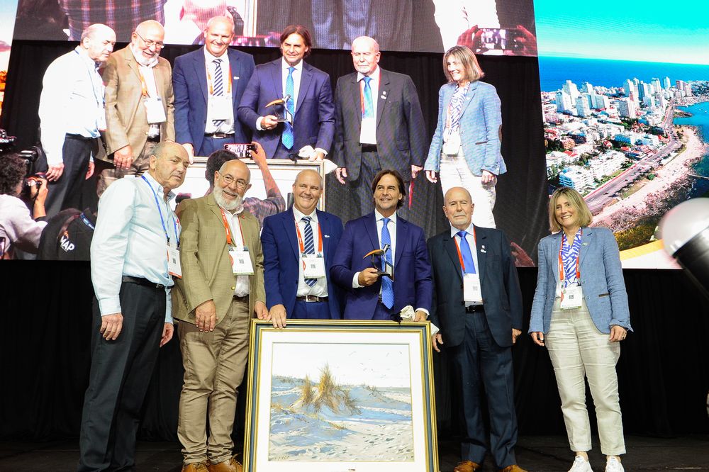 Lacalle Pou fue homenajeado en Ovum 2024.