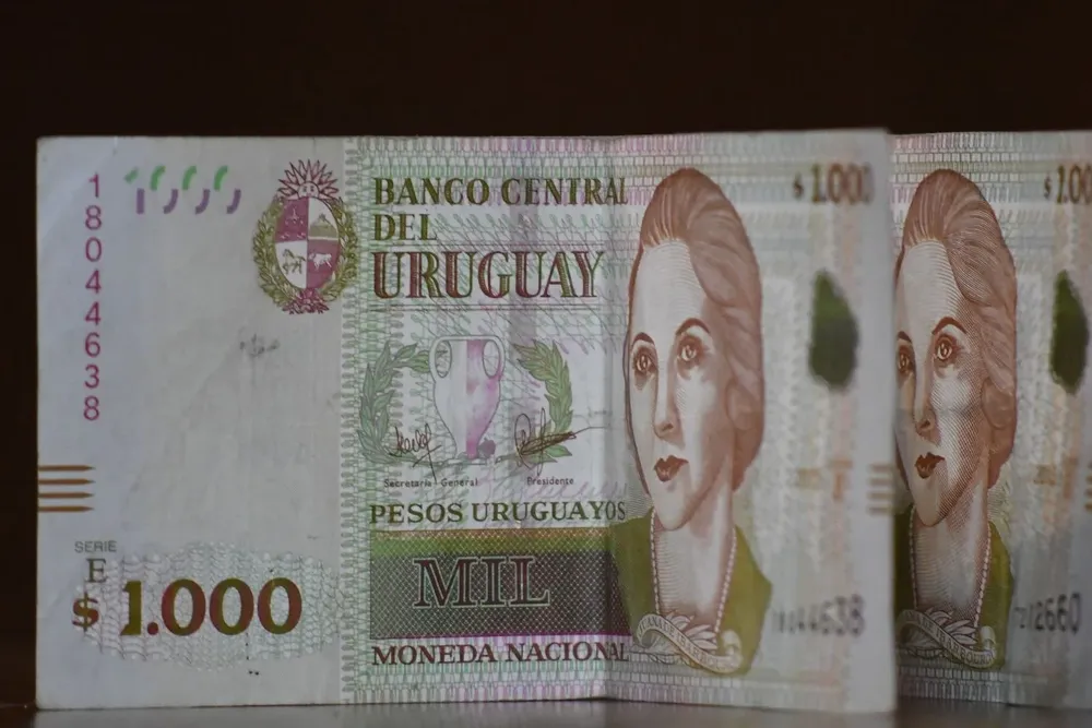 Pesos uruguayos