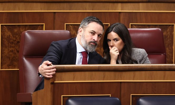 El presidente de Vox, Santiago Abascal y la portavoz del partido, Pepa Millán. EUROPA PRESS