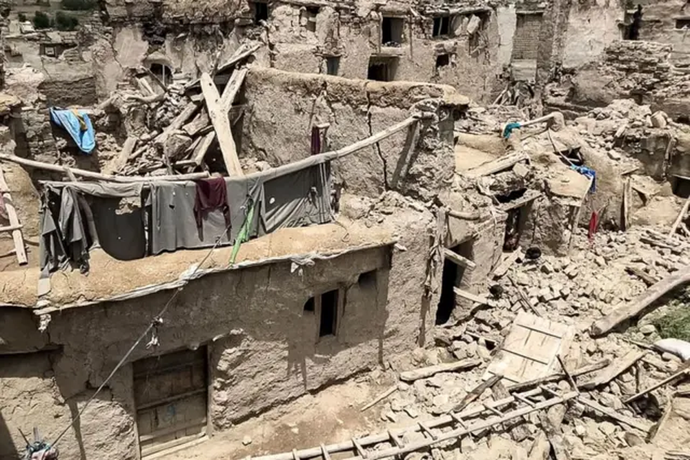 Otro terremoto también de 6 grados de magnitud en Afganistán.