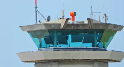 controladores aereos en conflicto: aseguran que afectaran despegues en aeropuertos