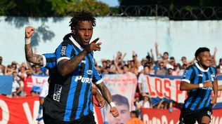 Abel Hernández celebra el empate ante Nacional y su séptimo gol en el Torneo Apertura