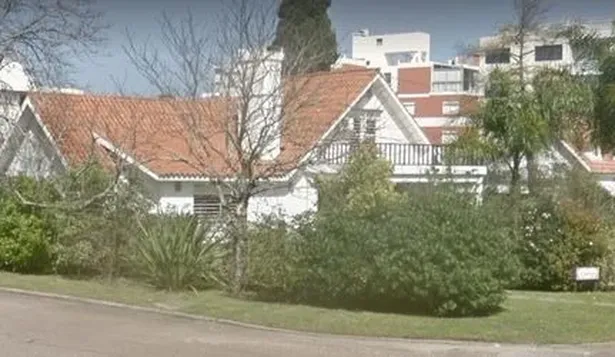 Residencia de dos plantas ubicada en Playa Mansa va a remate judicial