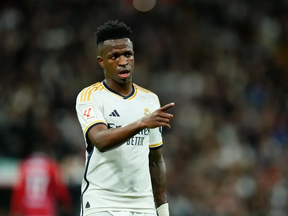El Madrid se pronuncia sobre los insultos a Vinicius.