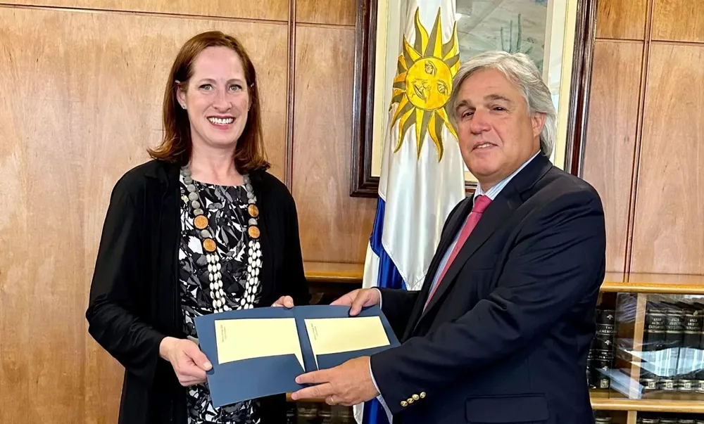 La diplomática entregó al ministro de Relaciones Exteriores sus cartas credenciales