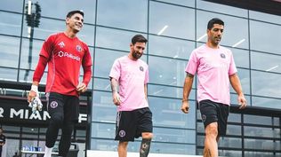 Oscar Ustari junto a Lionel Messi y Luis Suárez en Inter Miami